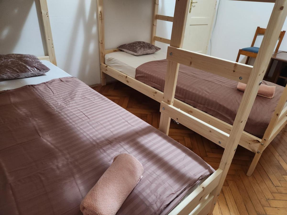 Hostel Queen Centar Split Exterior photo
